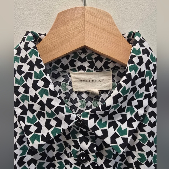 Geometric Patterned Midi Dress - Picture 4 of 7